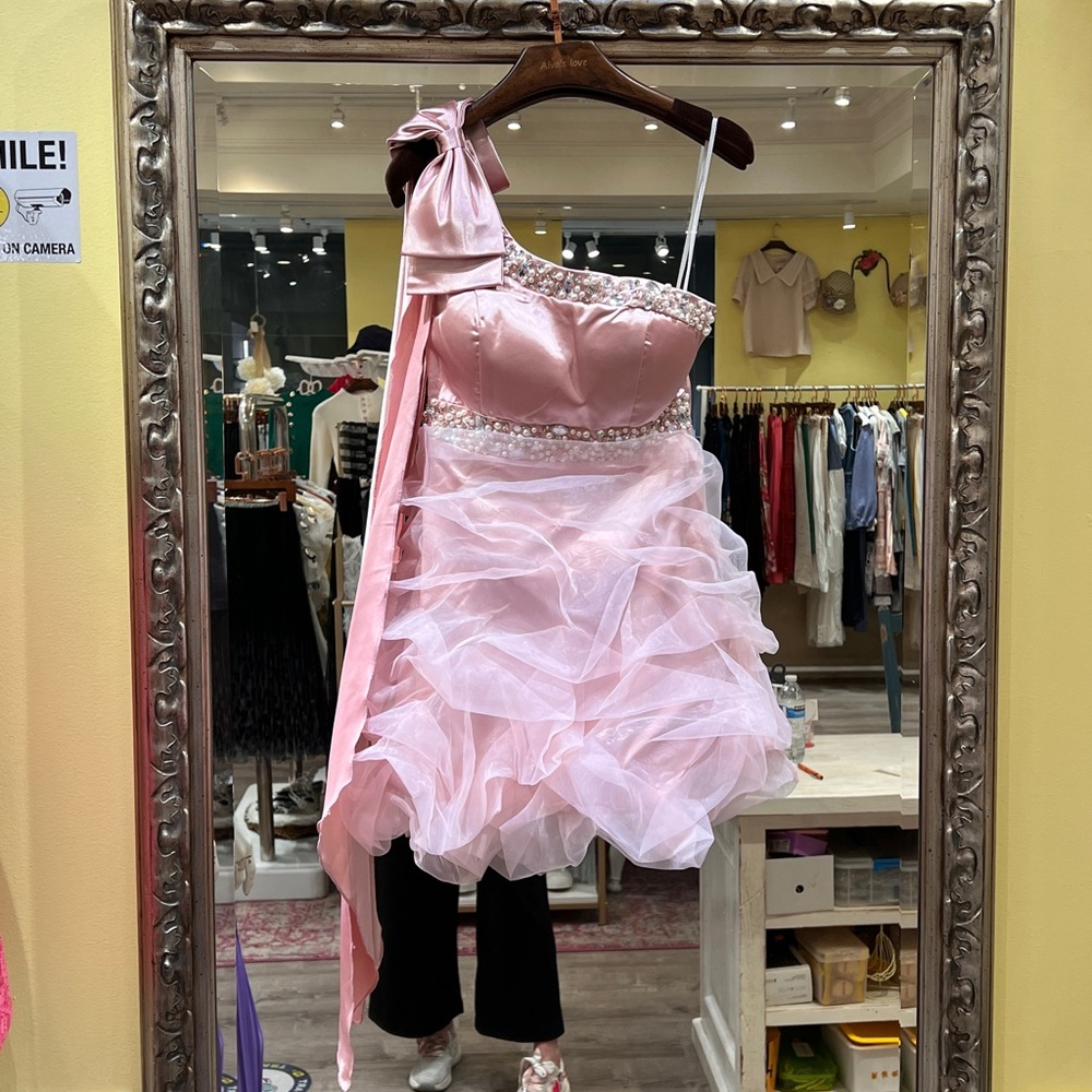 one shoulder dress👗👗